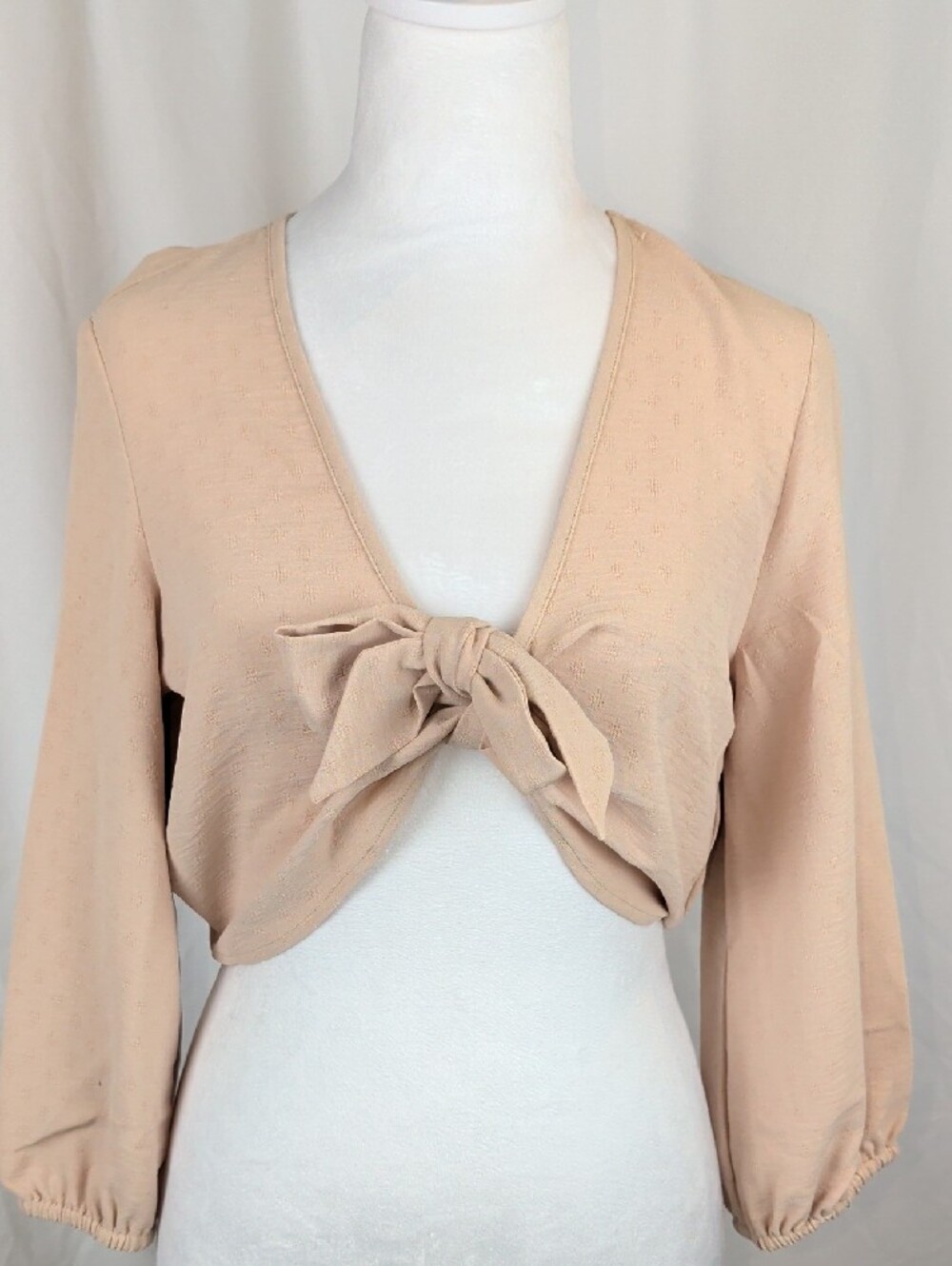 NWT Vero Moda Irish Cream Tie Front Crop Blouse Size Medium